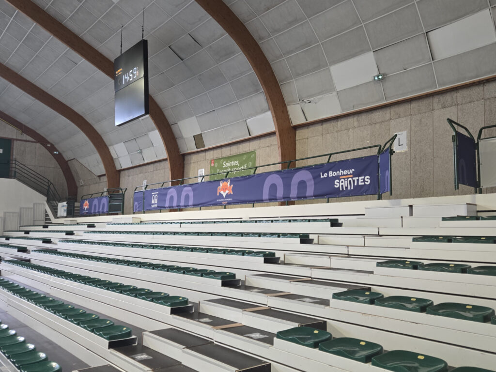 Tour de gradins_Gymnase_Grand_Coudret_Saintes